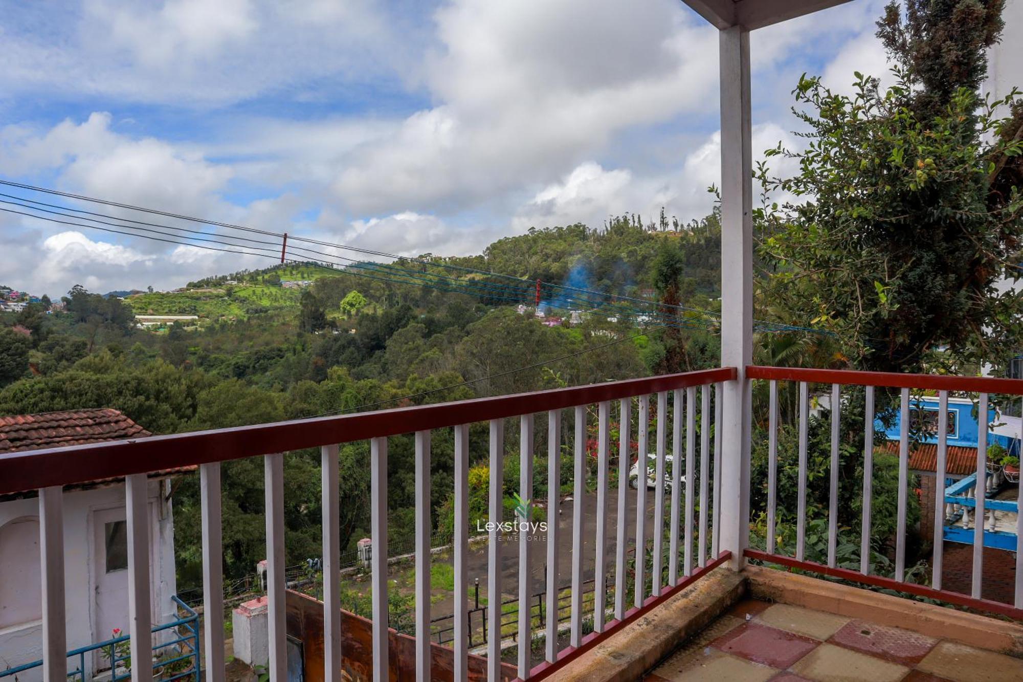 Vijaya Deepa Guest House By Lexstays Coonoor Zewnętrze zdjęcie